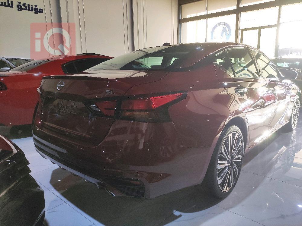 نيسان ألتيما